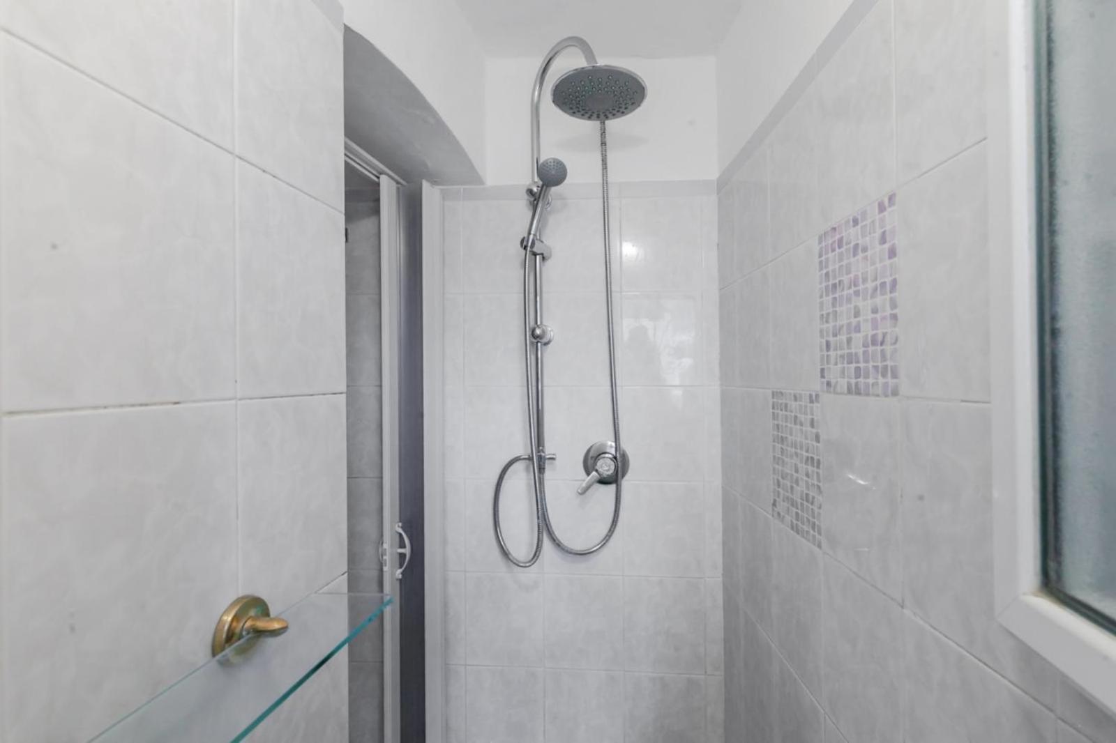 Apartmán "Ca Niella" Art And Fun 9 Minutes From The Sea Savona Exteriér fotografie